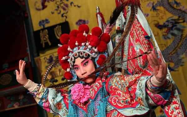 最新经典京剧大全 王佩瑜 李胜素 李维康 刘长瑜等名家名段戏曲 越剧 黄梅戏 评剧 豫剧等均含盖 超清更新 批量打包下载,全套视频教程学习资料通过百度云网盘下载